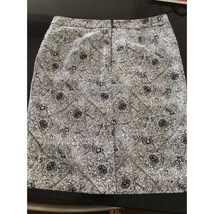 Black and White Liz Claiborne Pencil Skirt Size 6